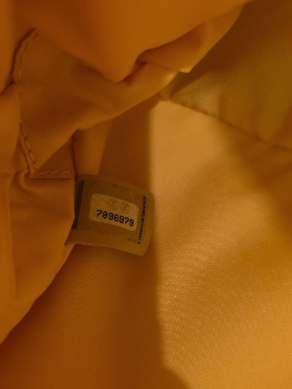 CHANEL Yellow Top-Handle Tote Bag - Picture 4 of 16